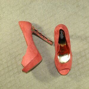 Charlotte Russe Size 9 Peach Suede Platform Gold-Tone Accented Stilletto Heels